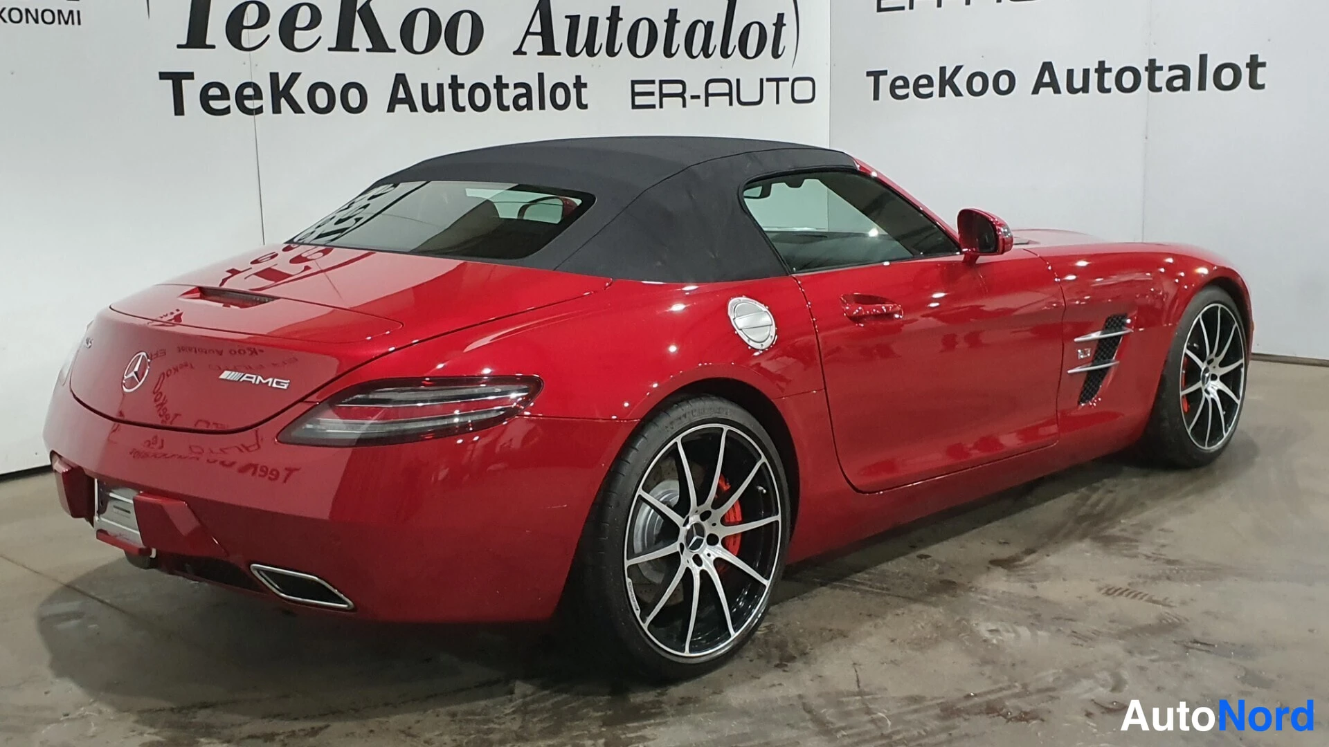 Red Mercedes-Benz SLS AMG 2013, rear three-quarter, photo 12