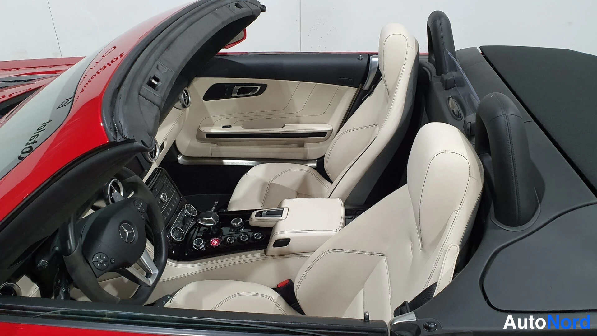 Red Mercedes-Benz SLS AMG 2013, cockpit, photo 14