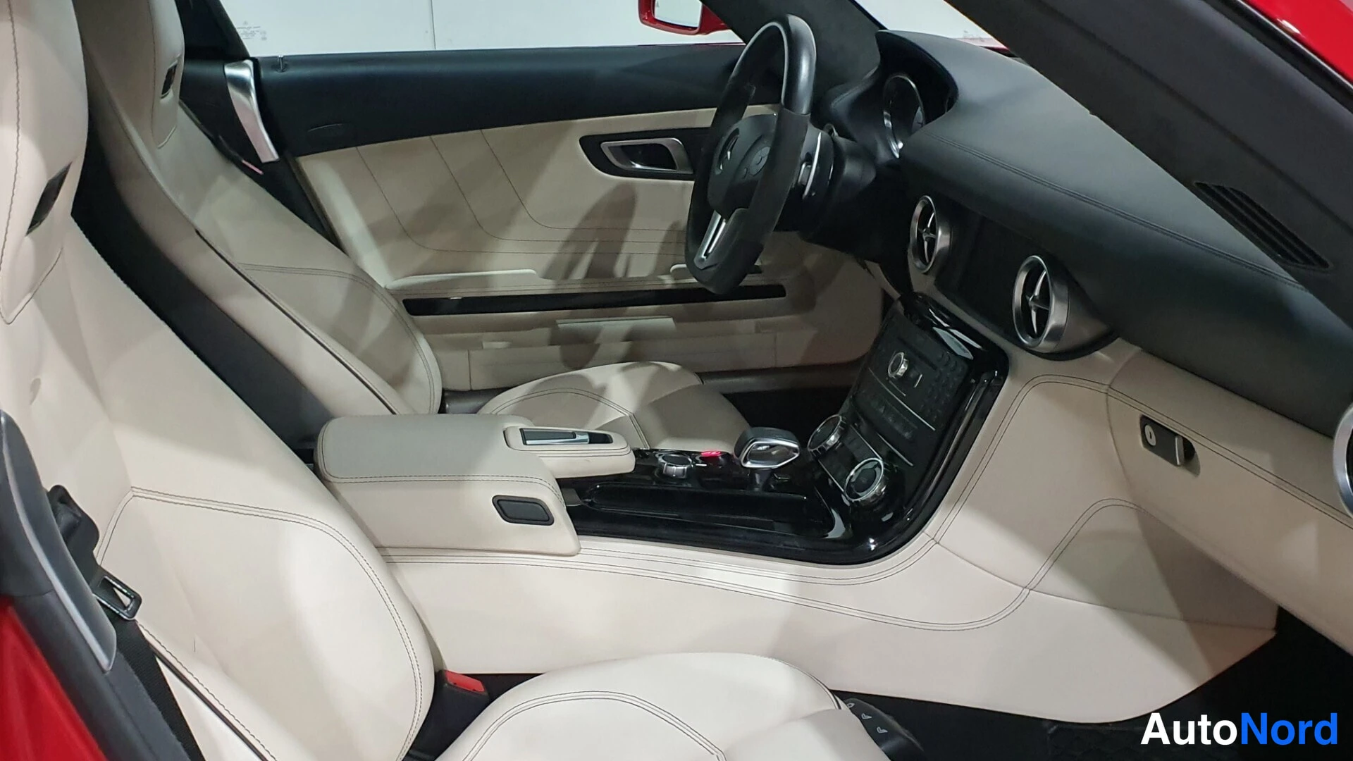 Red Mercedes-Benz SLS AMG 2013, cockpit, photo 15