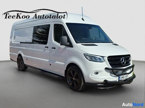 White Mercedes-Benz Sprinter 319 CDI 2023, front three-quarter, nose to the right, photo 4