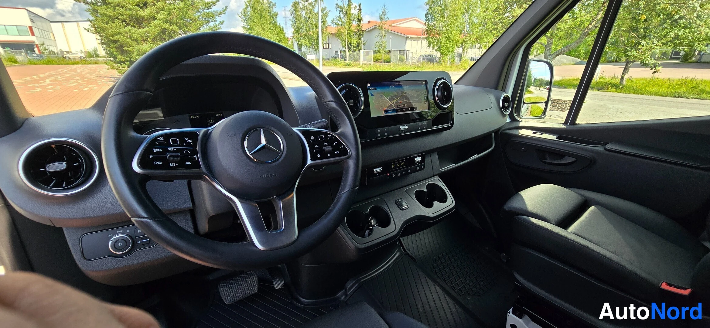 White Mercedes-Benz Sprinter 319 CDI 2023, cockpit, photo 15