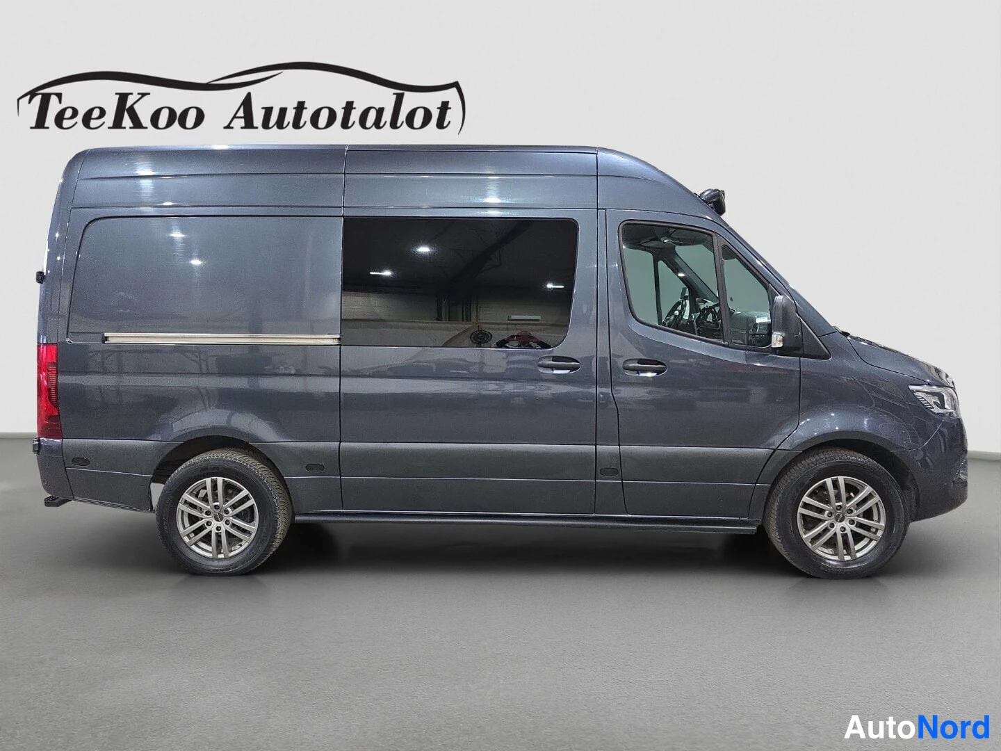 Grey Mercedes-Benz Sprinter 319 CDI 2020, side, photo 4