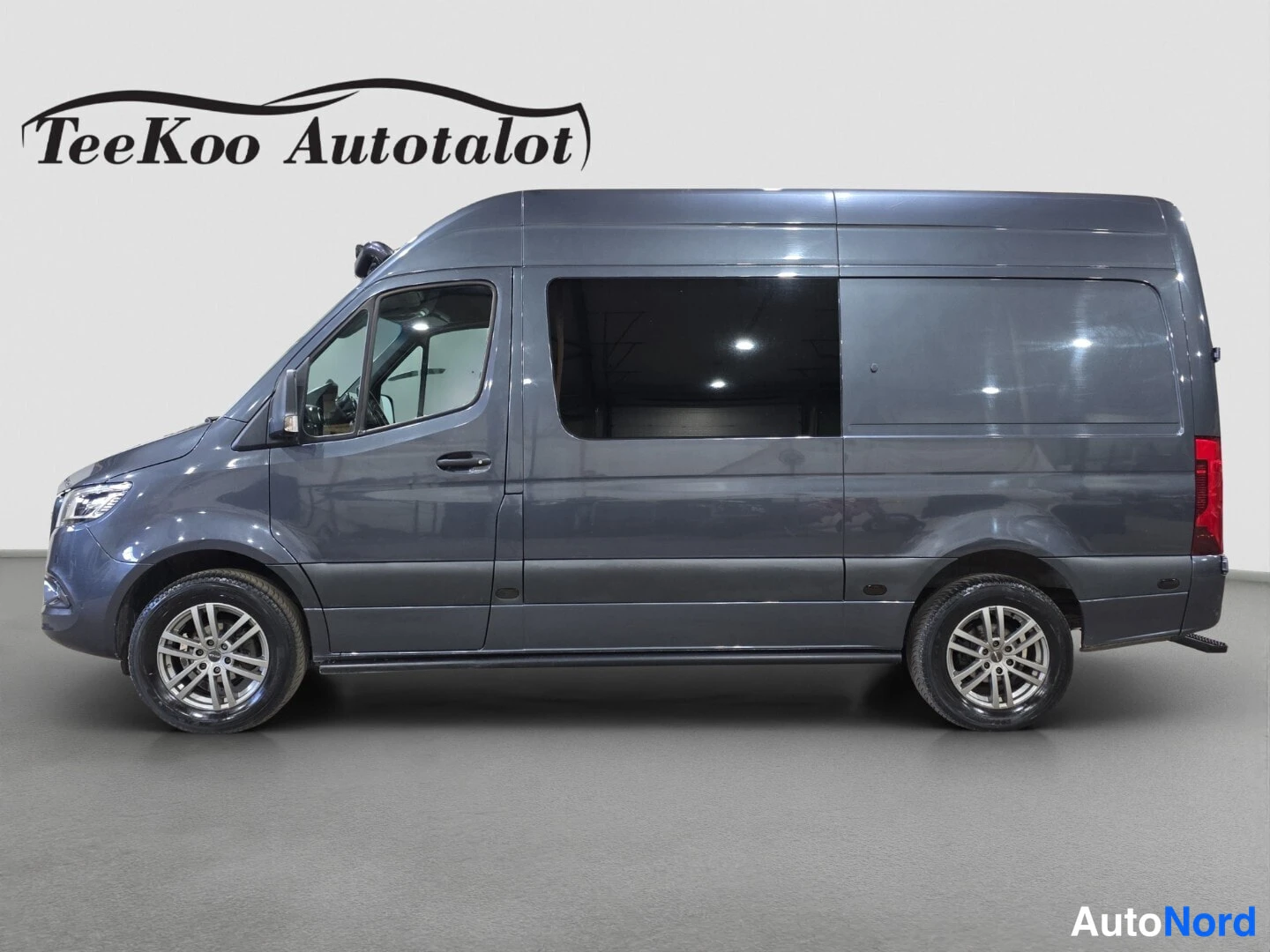 Grey Mercedes-Benz Sprinter 319 CDI 2020, side, photo 5