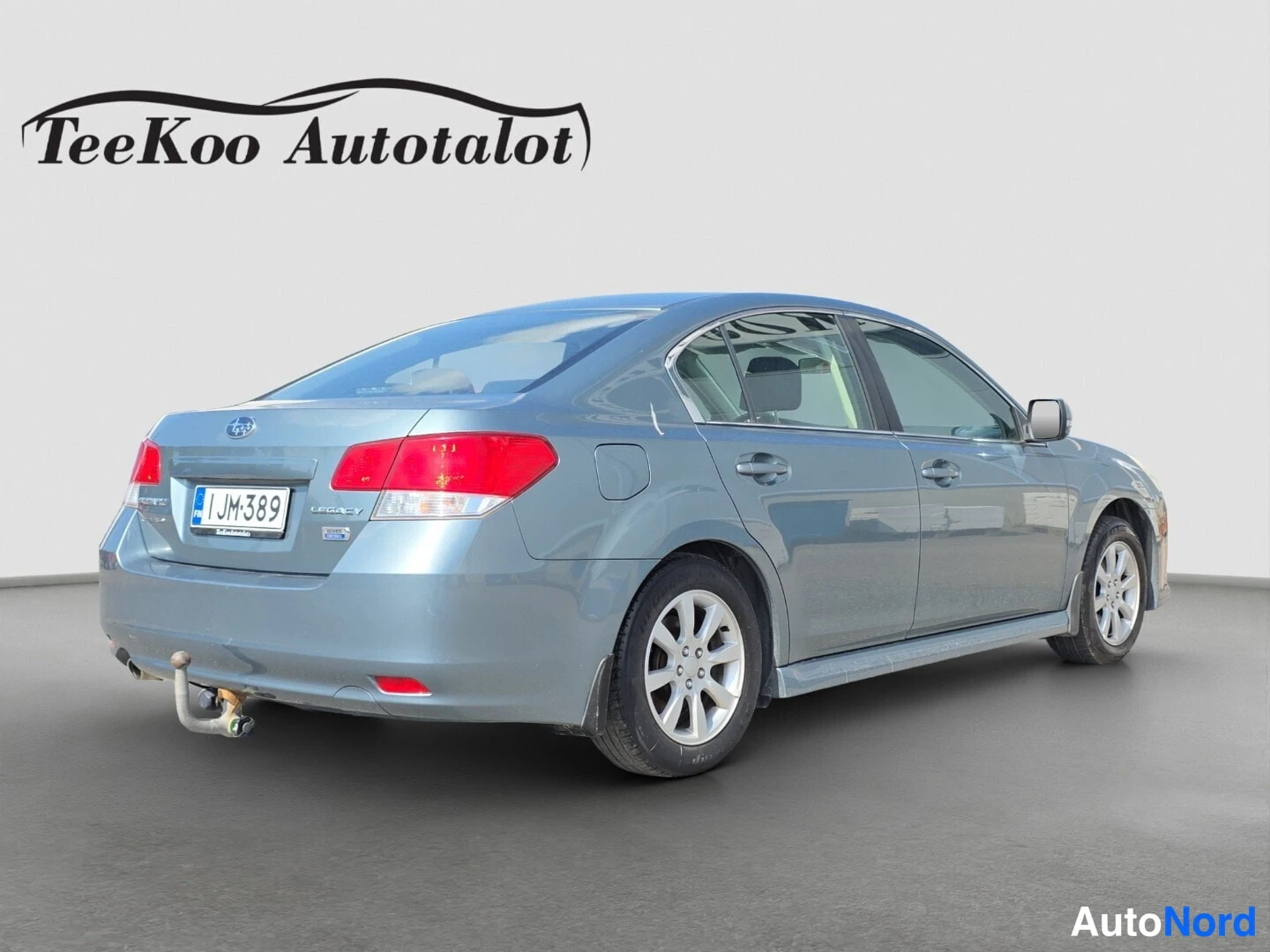 Grey Subaru Legacy 2010, rear three-quarter, photo 5