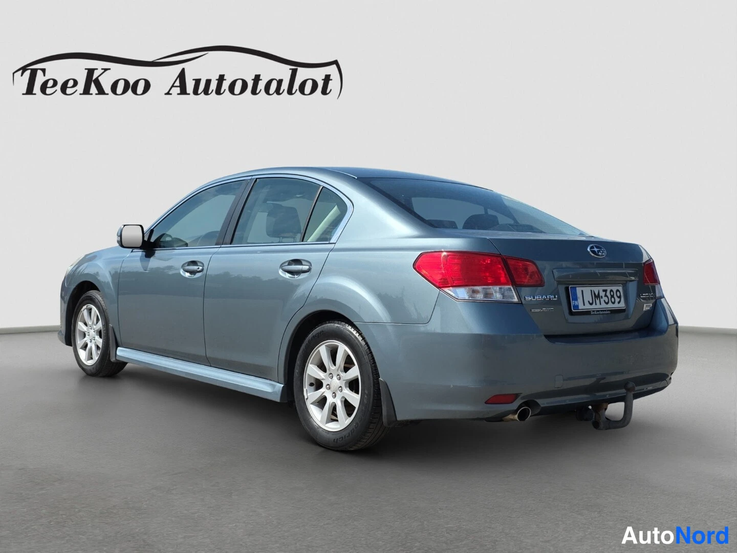 Grey Subaru Legacy 2010, rear three-quarter, photo 6