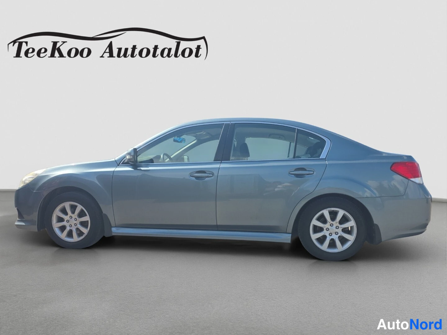 Grey Subaru Legacy 2010, side, photo 3