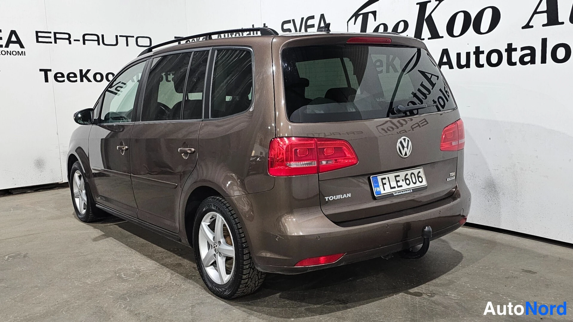 Brown Volkswagen Touran 2013, rear three-quarter, photo 12
