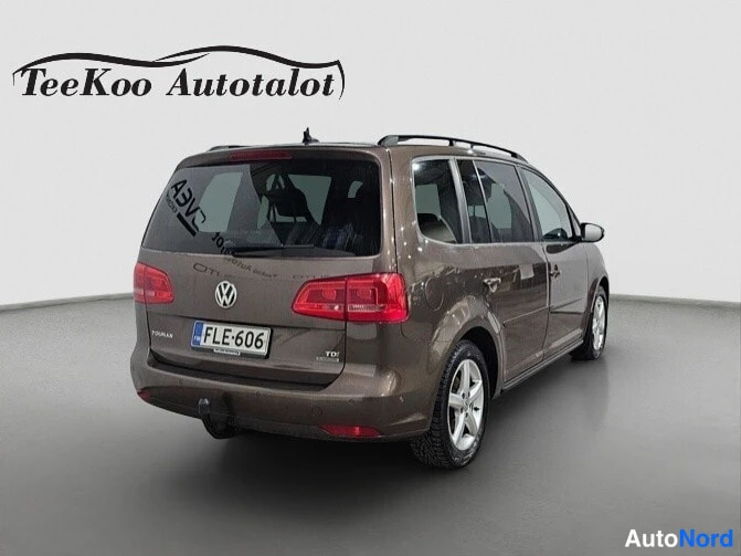 Brown Volkswagen Touran 2013, rear three-quarter, photo 9
