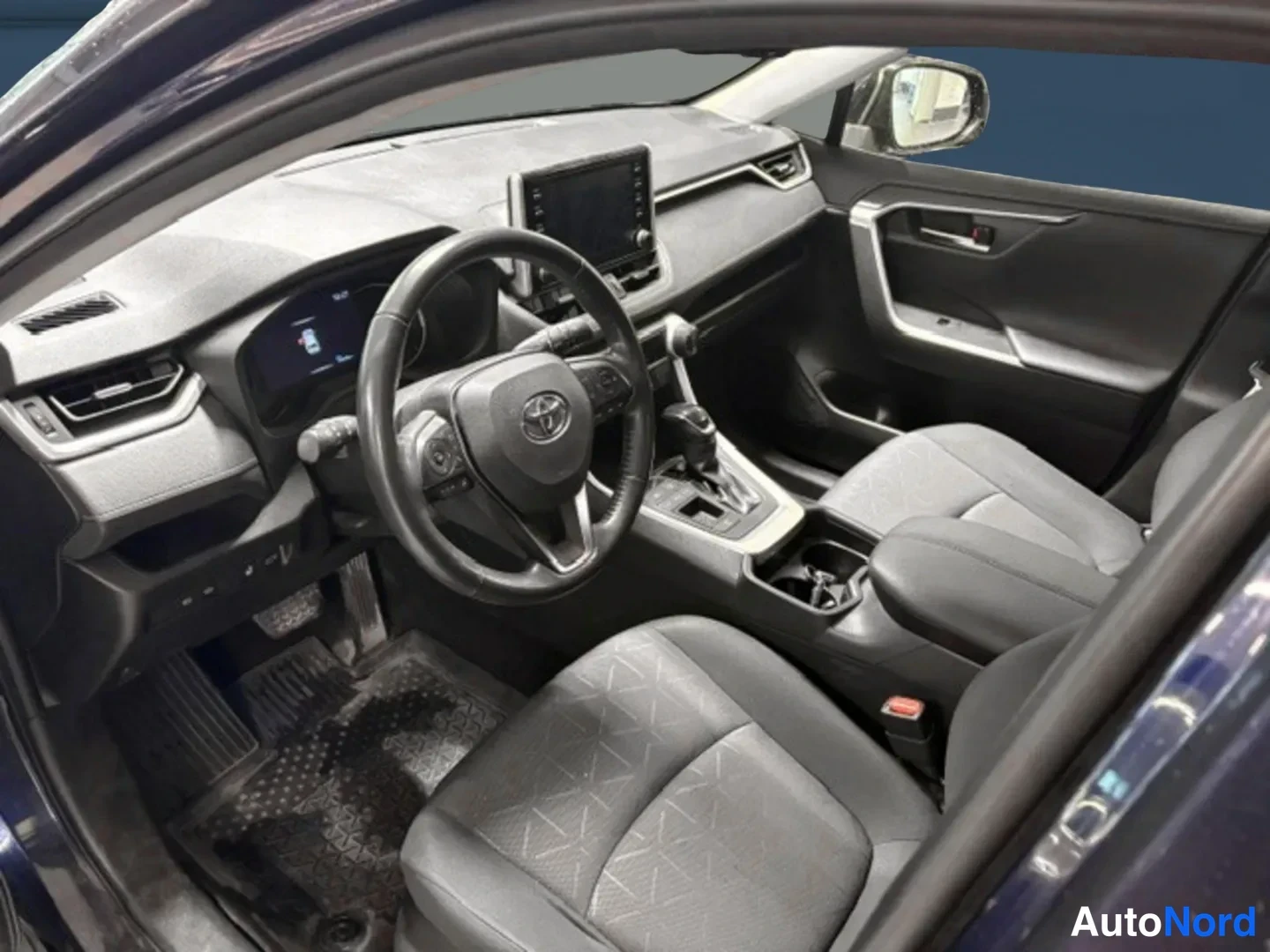 Sininen Toyota RAV4 2020, kuva 6