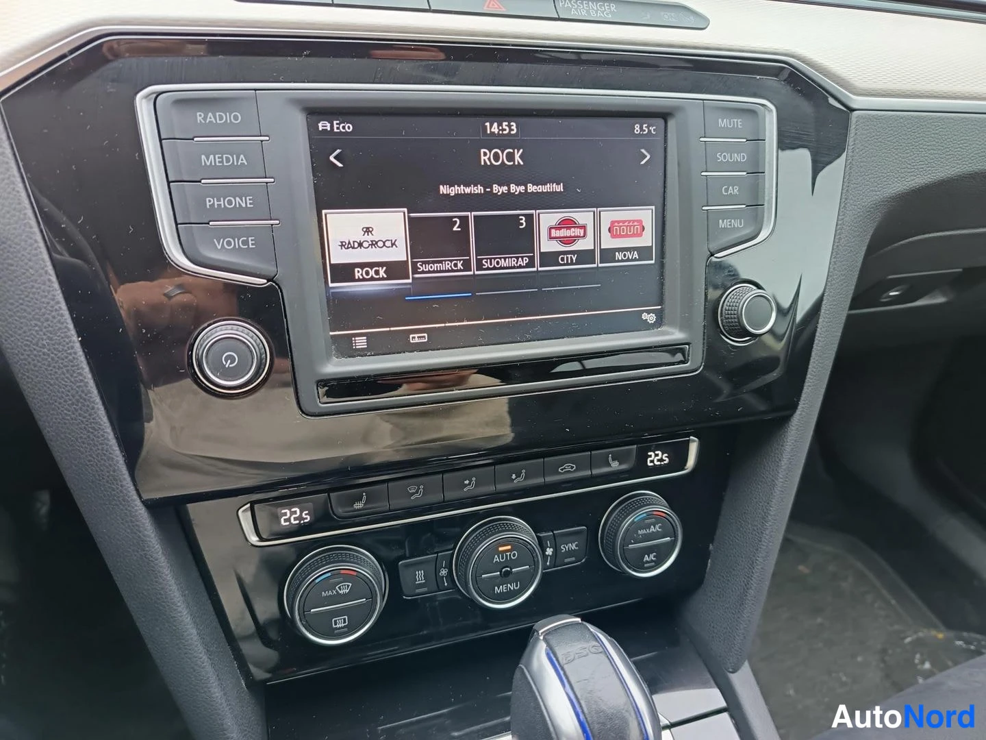 Valkoinen Volkswagen Passat 2017, kuva 14