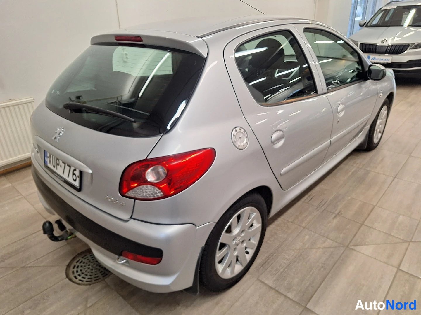 Harmaa Peugeot 206+ 2009, takaviisto, kuva 4