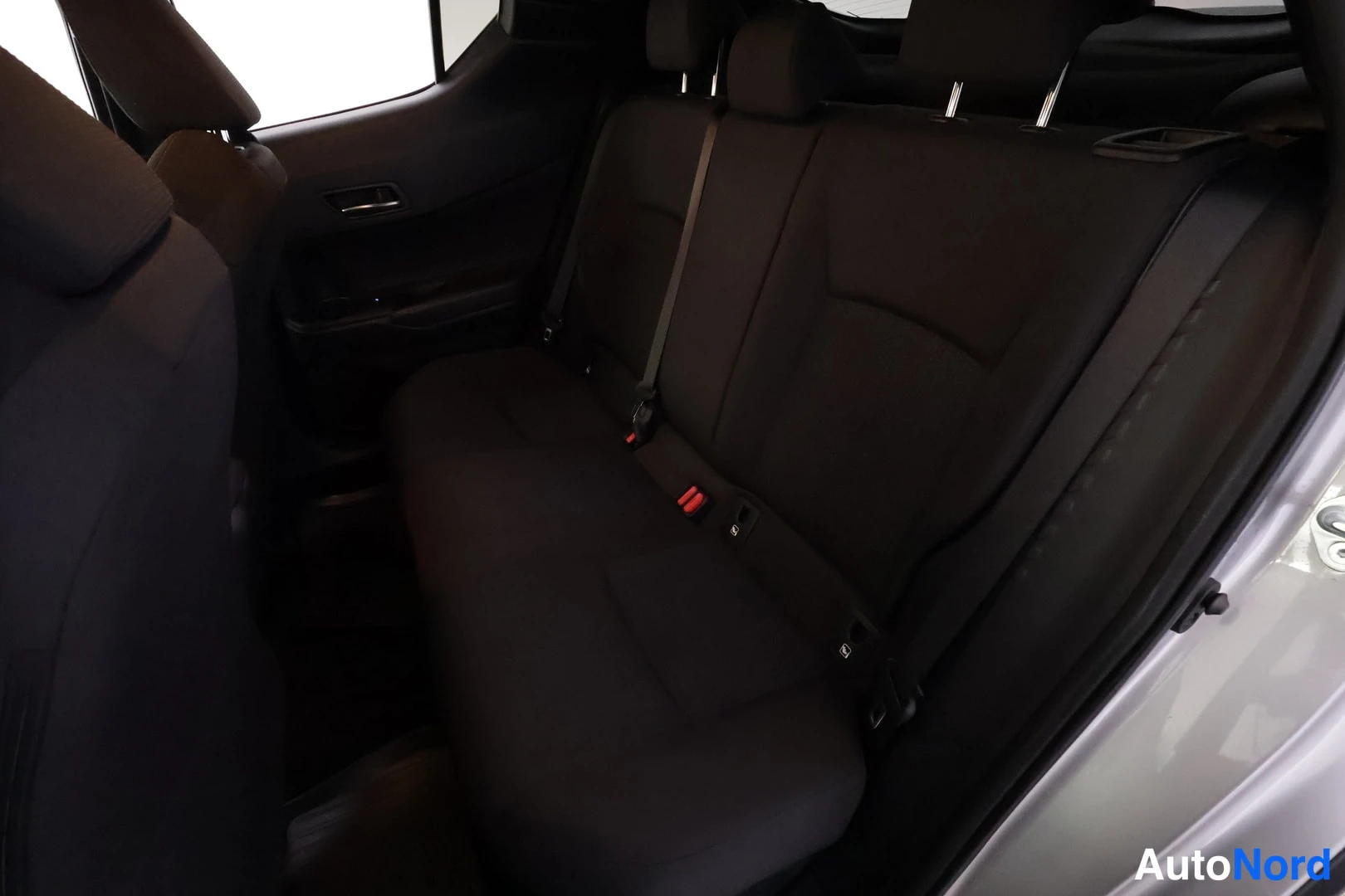 Toyota C-HR 2018, takaistuimet, kuva 21