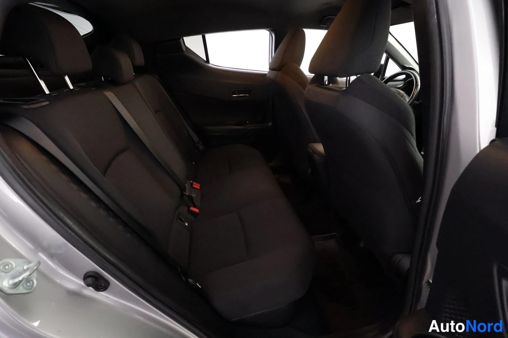 Toyota C-HR 2018, takaistuimet, kuva 22