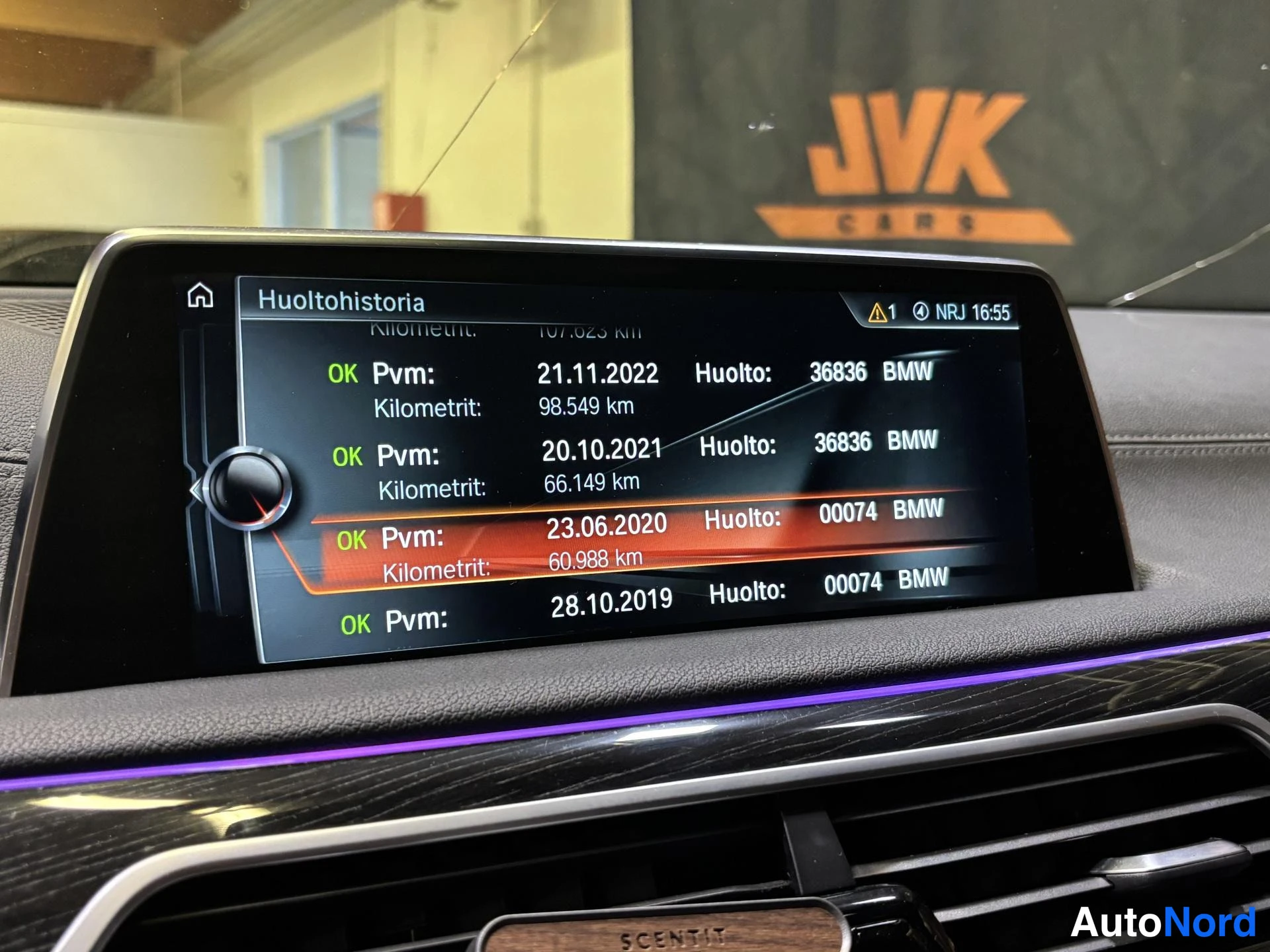 Grey BMW 730d xDrive 2017, detail, photo 19