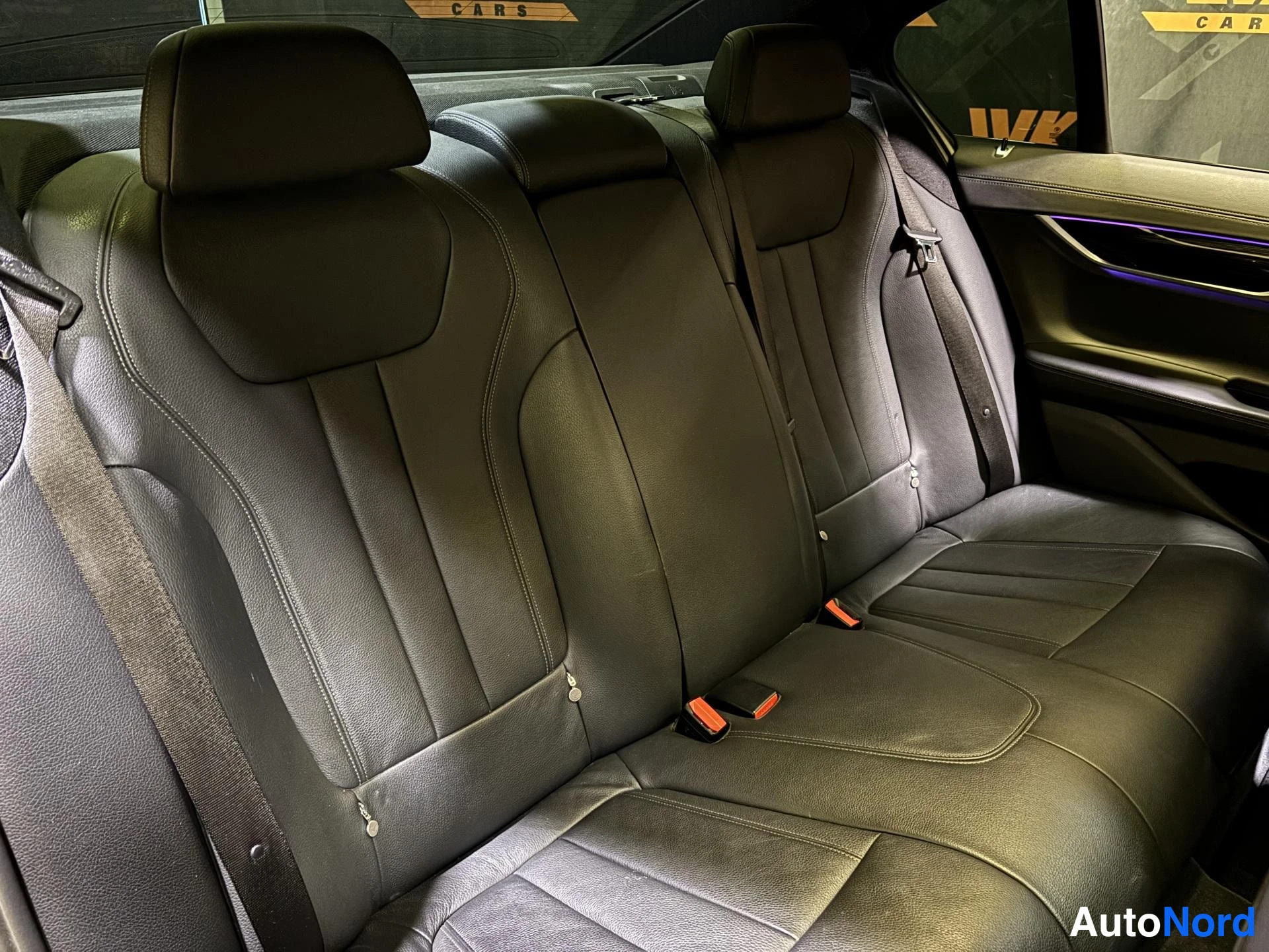 Grey BMW 730d xDrive 2017, rear seats, photo 10