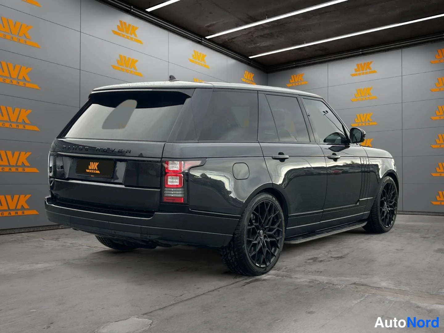 Grey Land Rover Range Rover 2015, rear three-quarter, photo 5