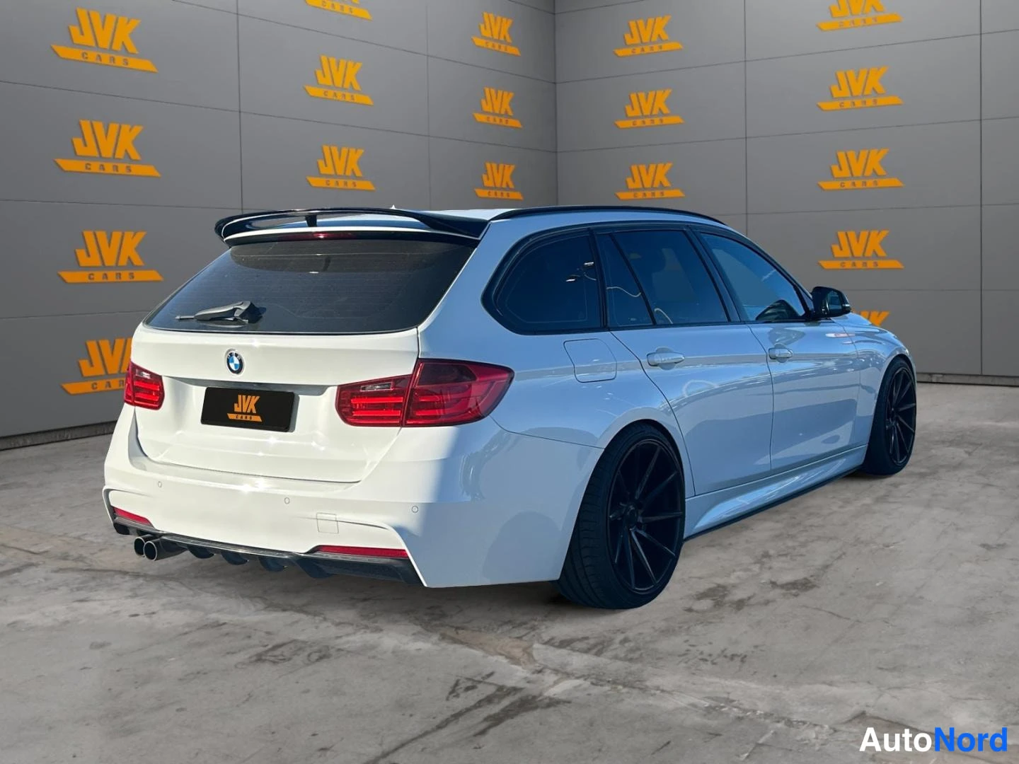 White BMW 335d xDrive 2014, rear three-quarter, photo 4