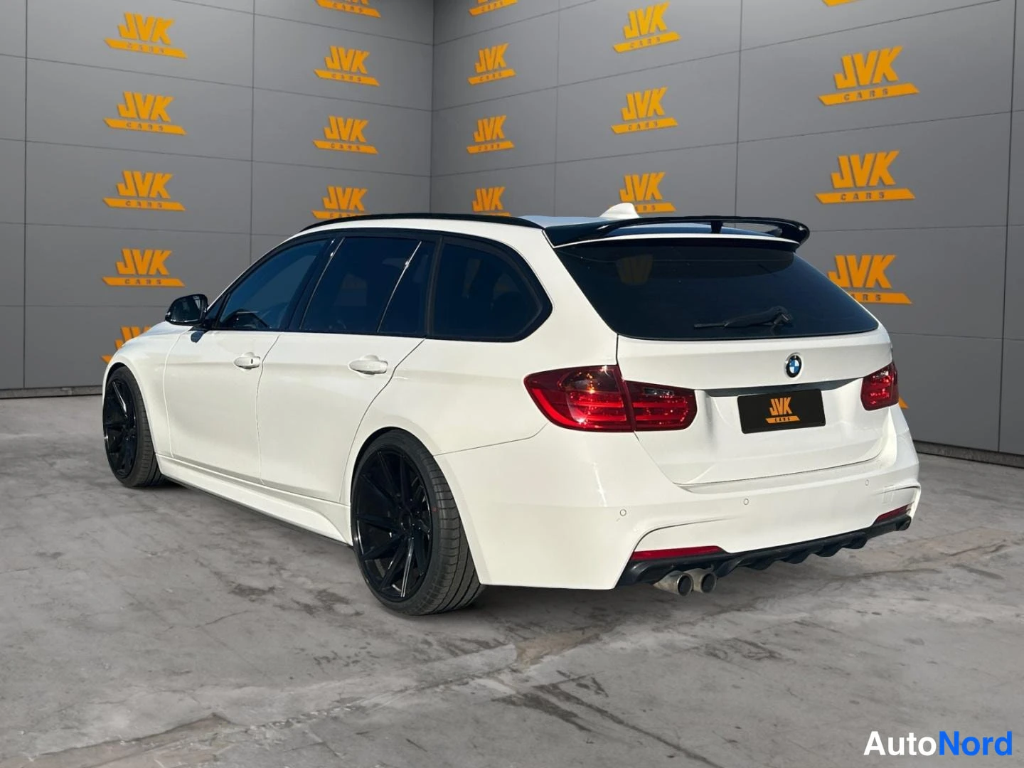 White BMW 335d xDrive 2014, rear three-quarter, photo 5