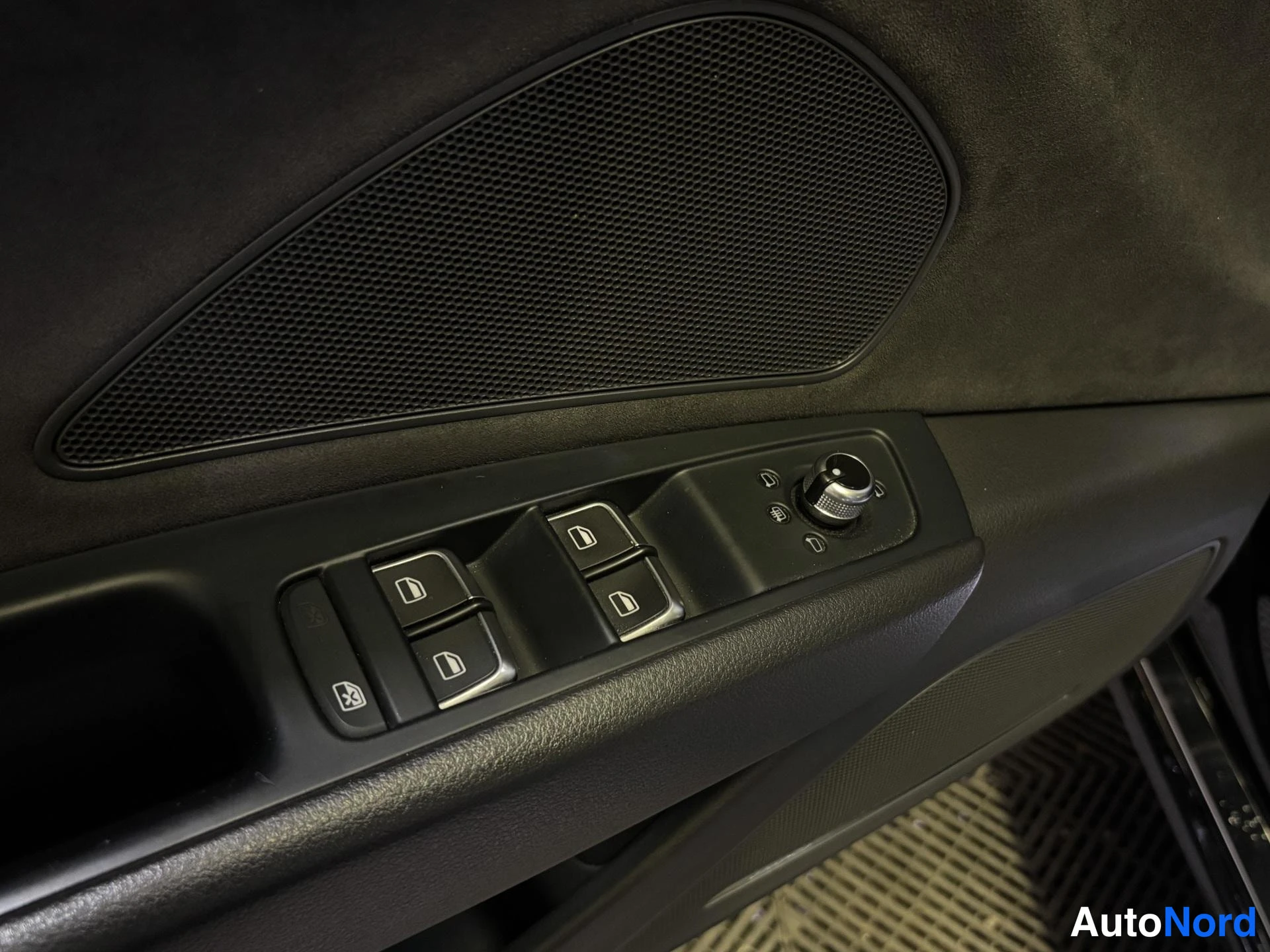Black Audi A8 2015, detail, photo 19