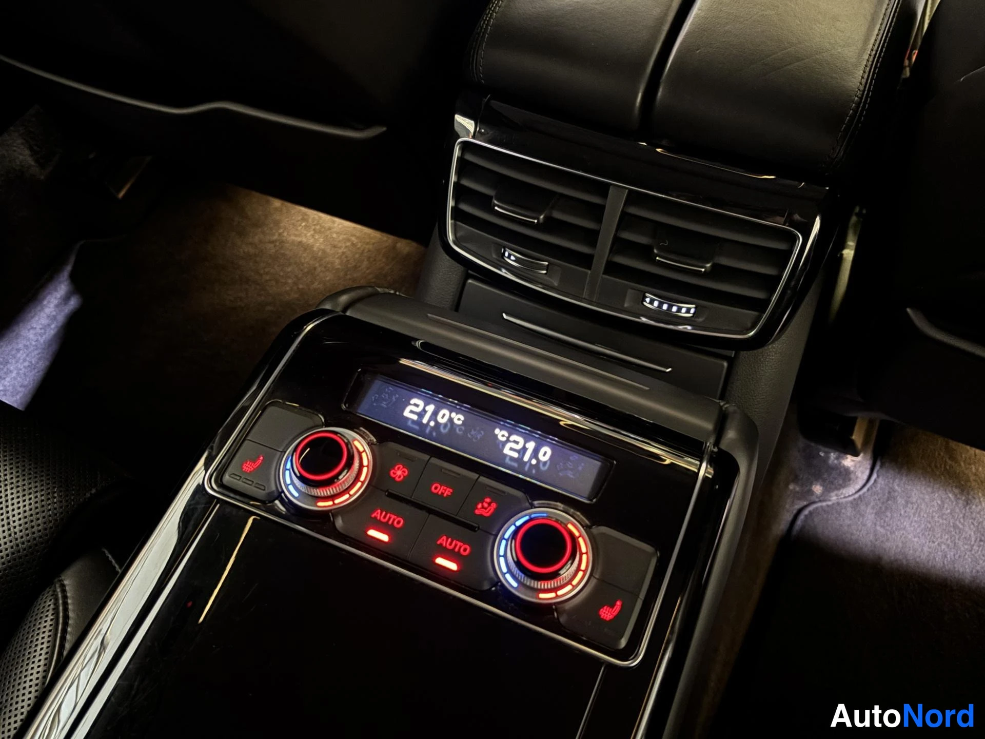 Black Audi A8 2015, detail, photo 20