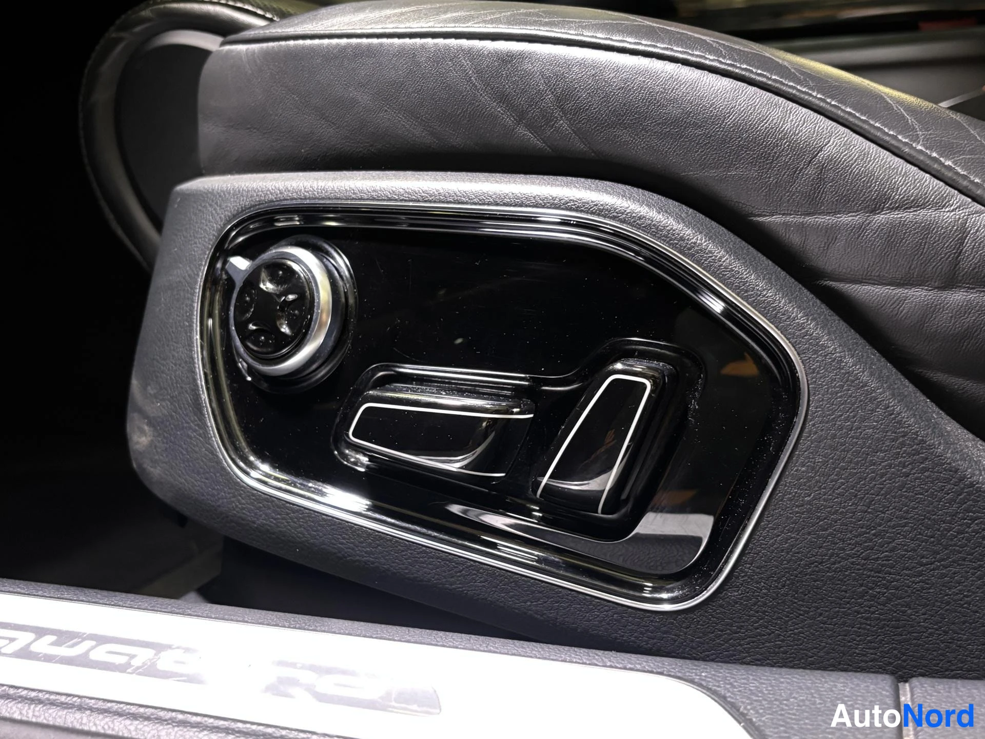 Black Audi A8 2015, detail, photo 12