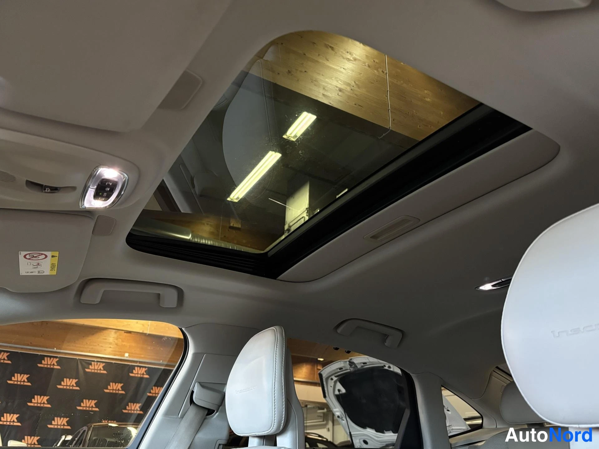 Black Volvo S90 2018, detail, photo 12