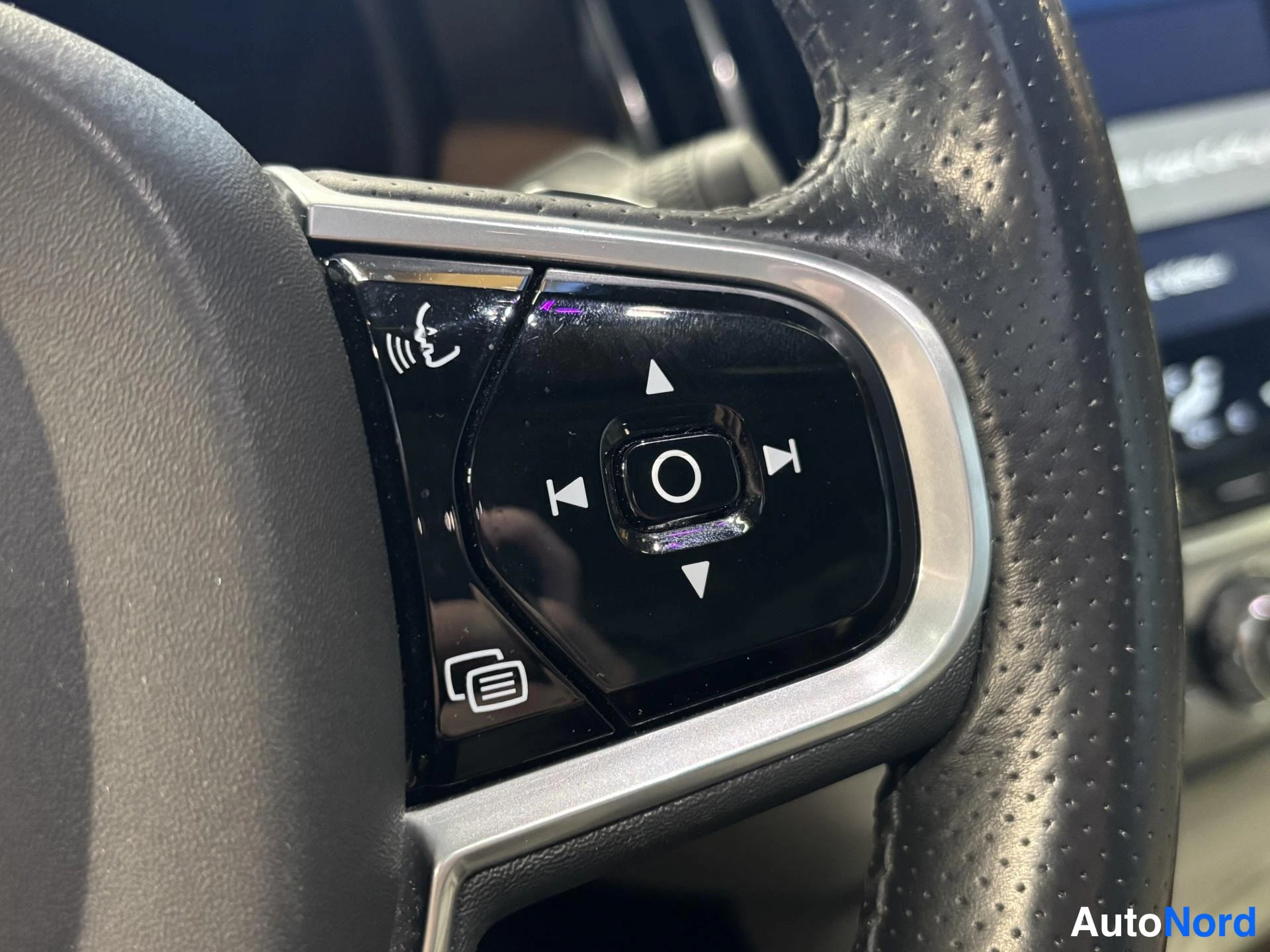 Black Volvo S90 2018, detail, photo 14