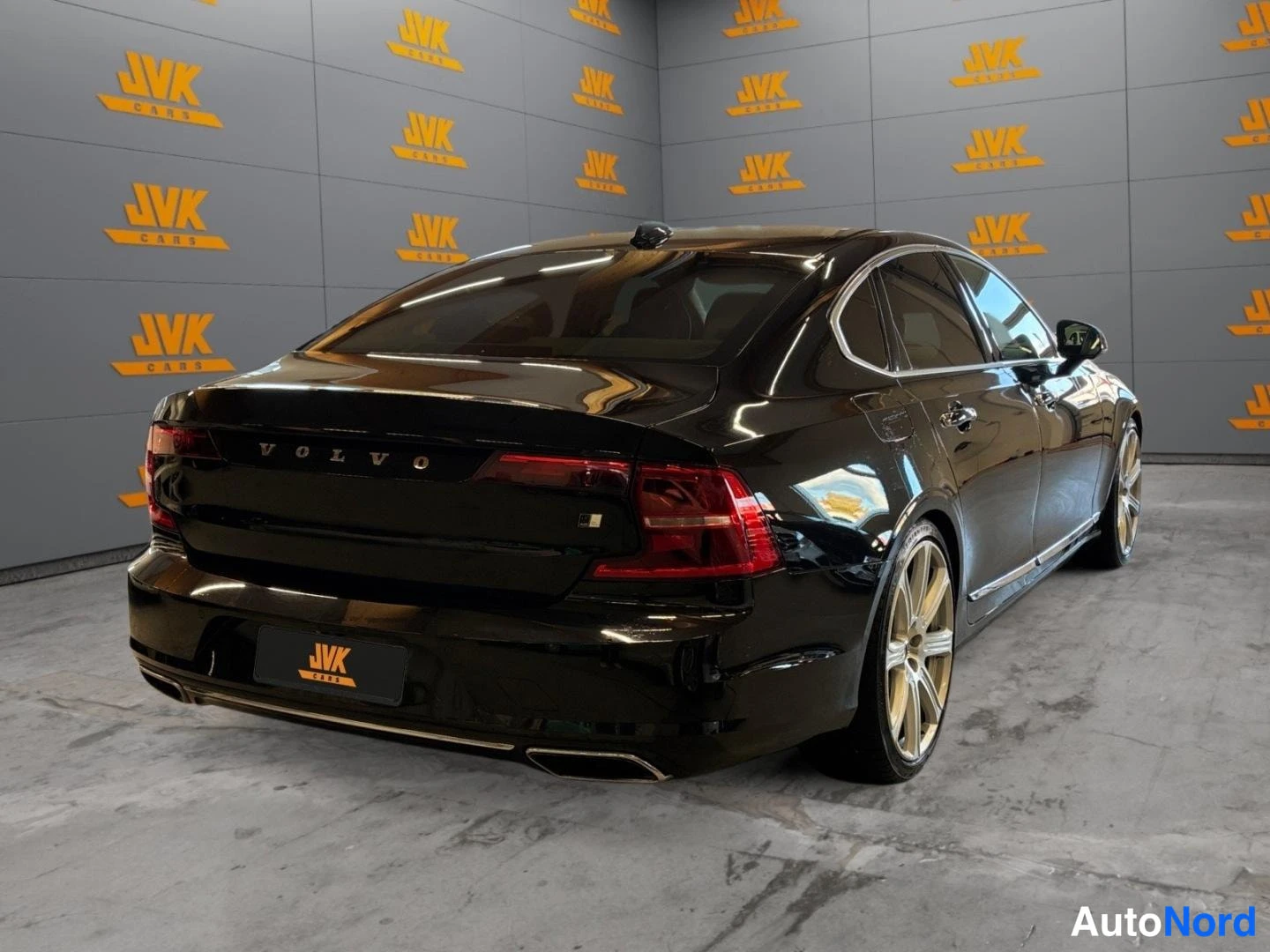 Black Volvo S90 2018, rear three-quarter, photo 5