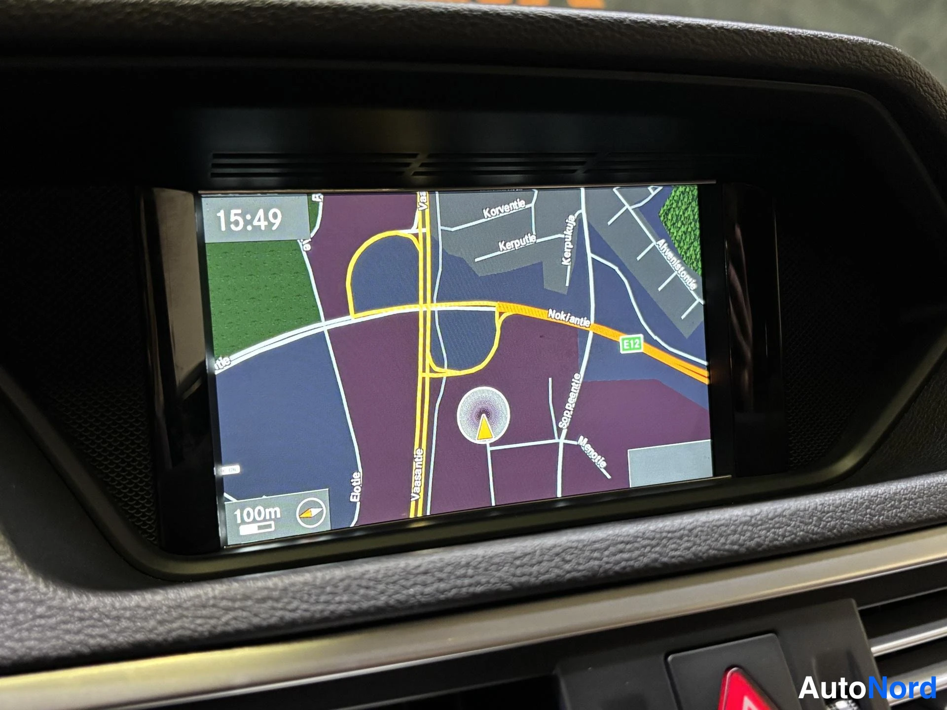 Brown Mercedes-Benz E 2011, detail, photo 12