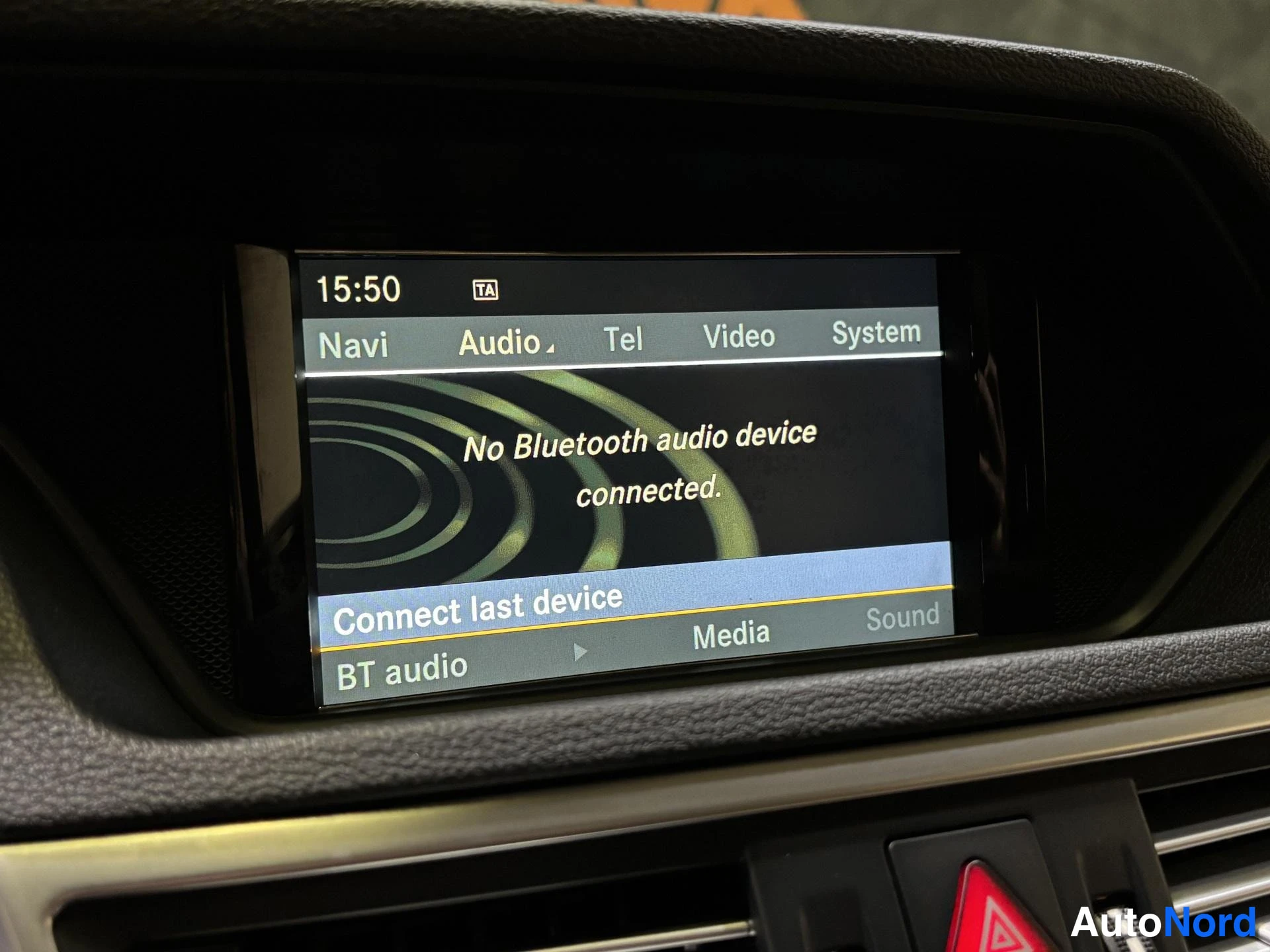 Brown Mercedes-Benz E 2011, detail, photo 13