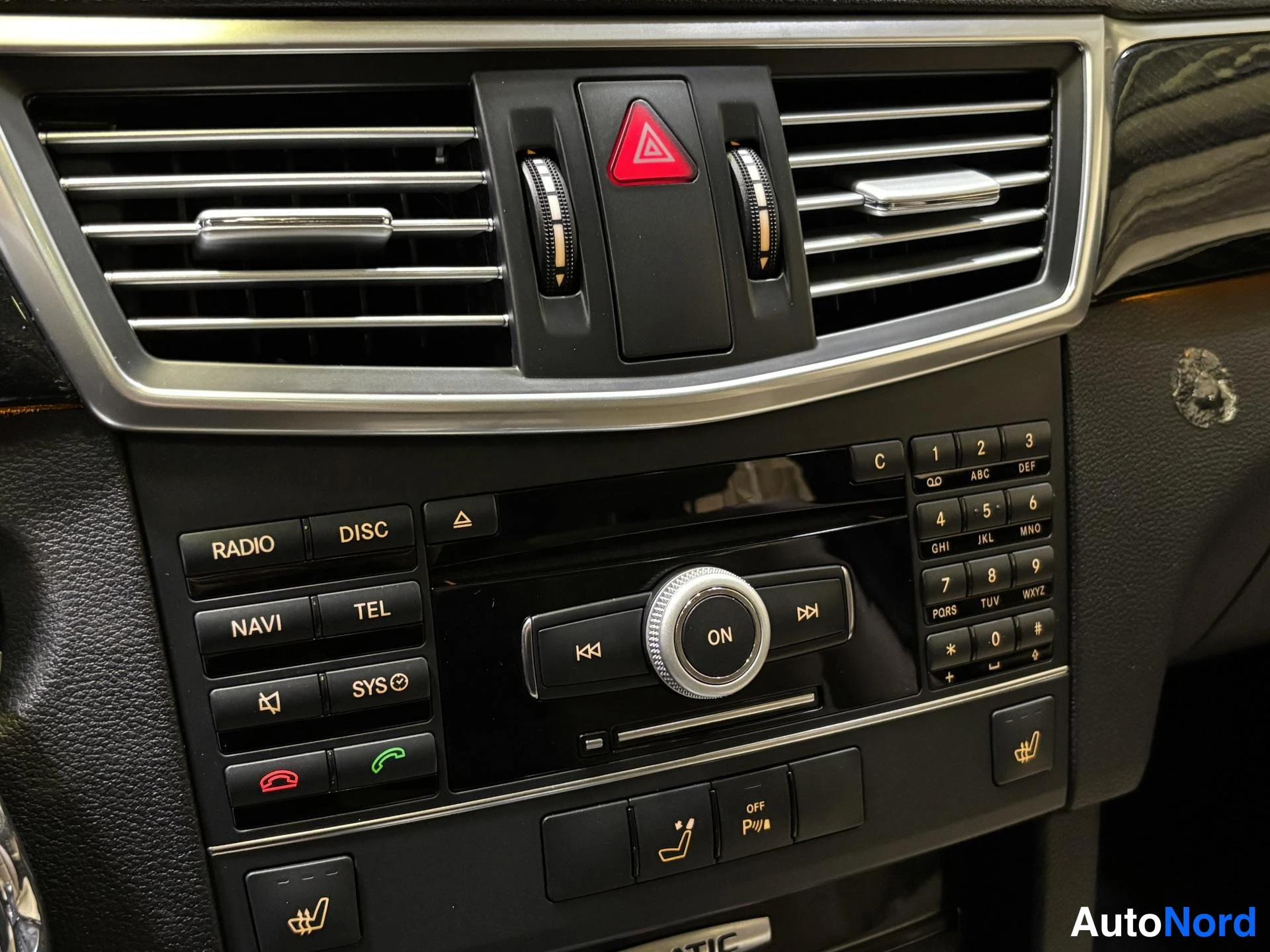 Brown Mercedes-Benz E 2011, detail, photo 14