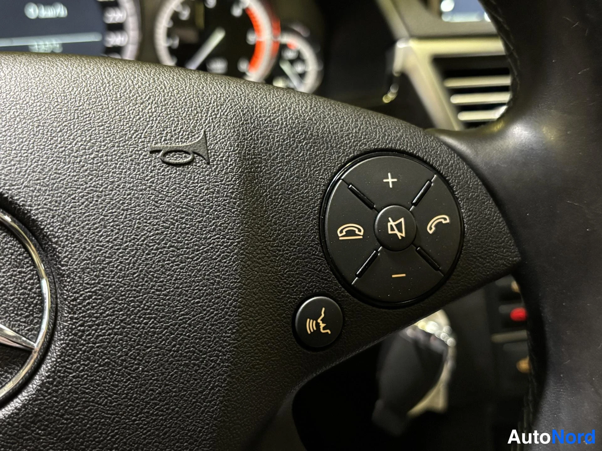 Brown Mercedes-Benz E 2011, detail, photo 16