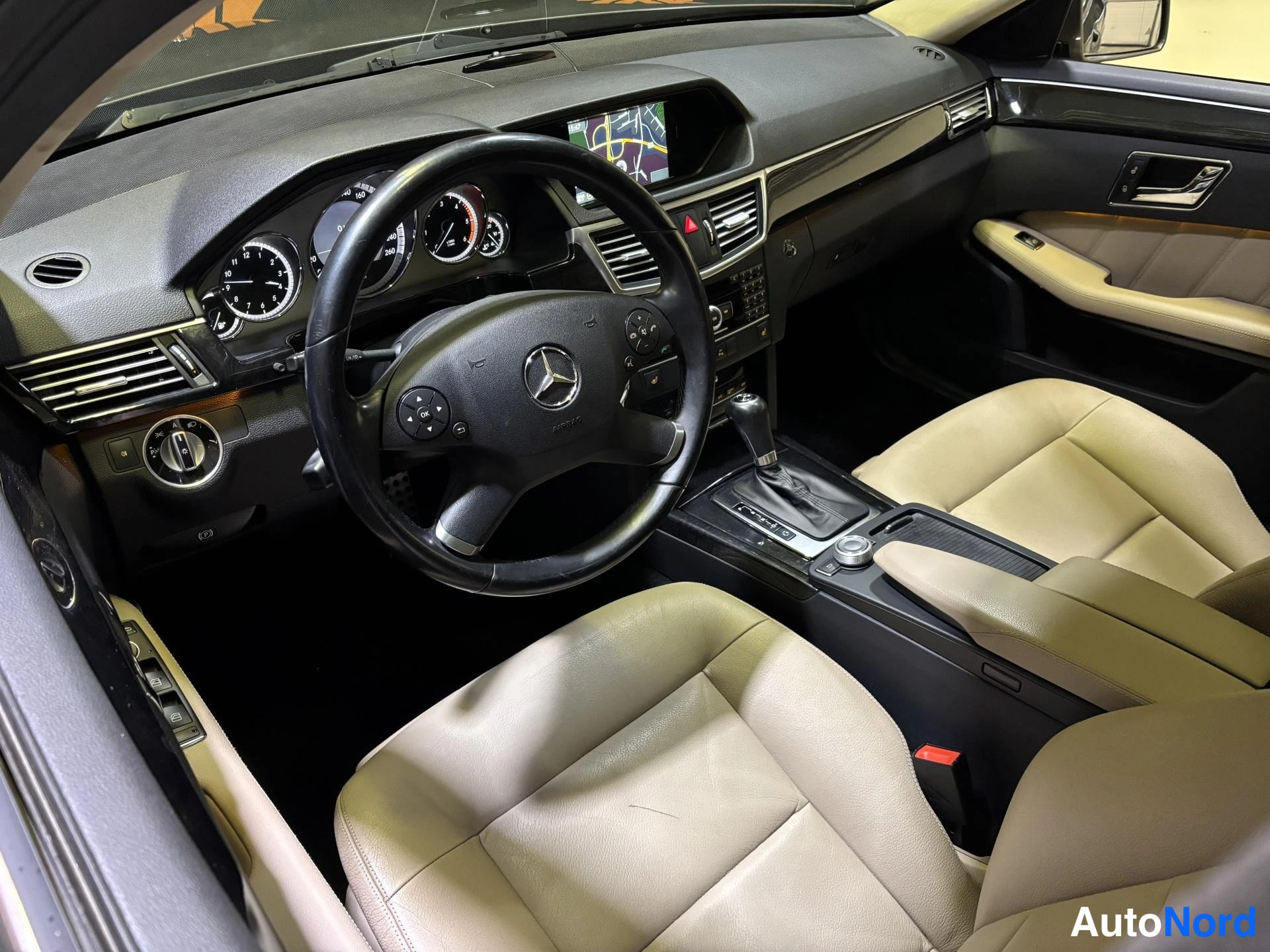 Brown Mercedes-Benz E 2011, cockpit, photo 5
