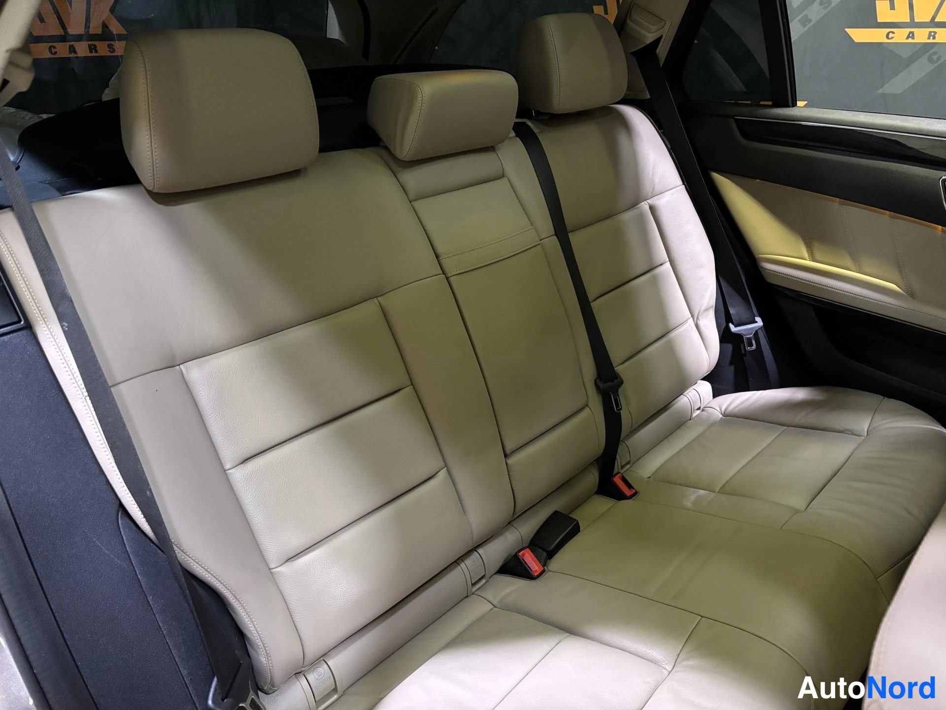 Brown Mercedes-Benz E 2011, rear seats, photo 10