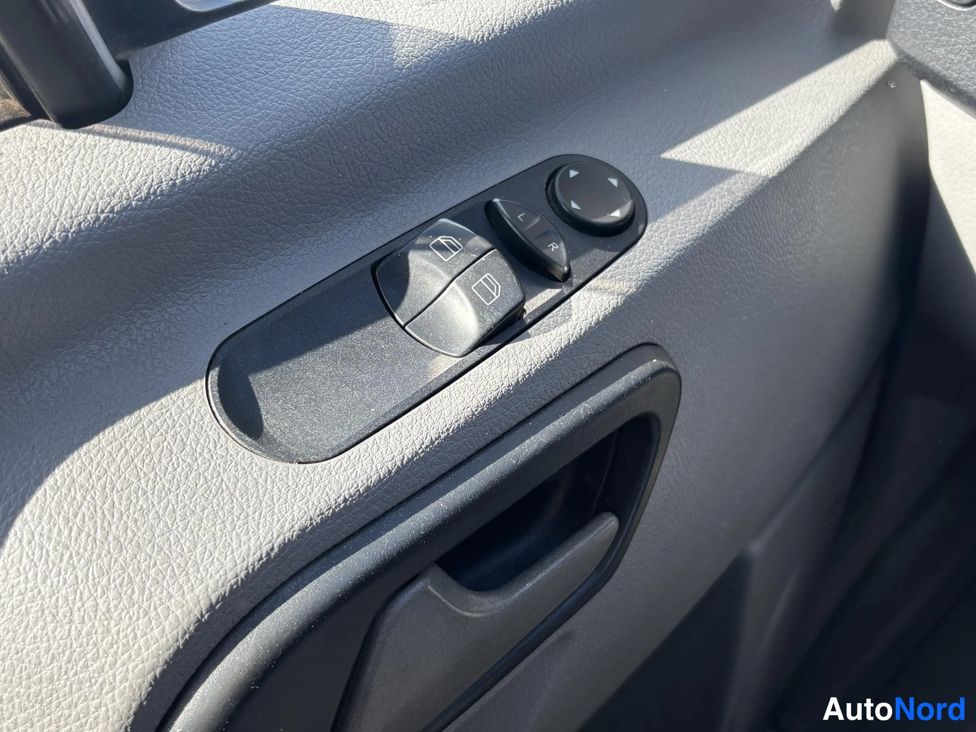 Grey Mercedes-Benz Sprinter 2009, detail, photo 13