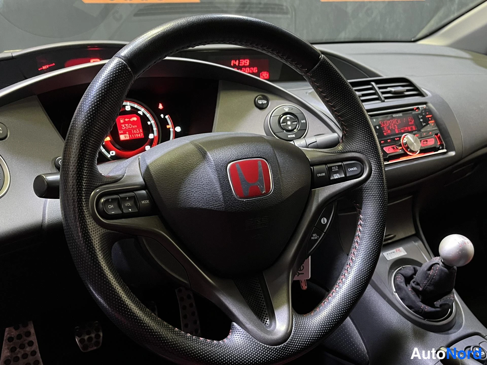 Red Honda Civic 2009, detail, photo 12