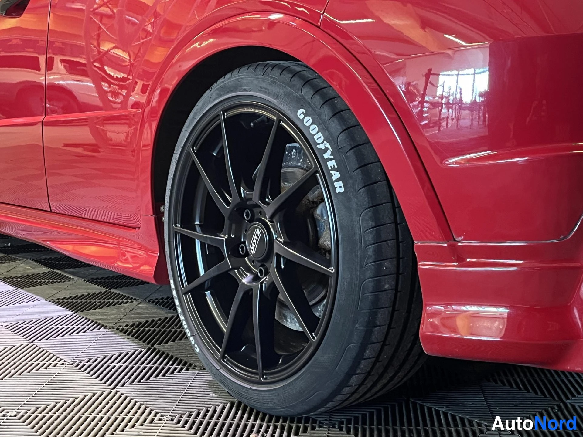 Red Honda Civic 2009, detail, photo 15
