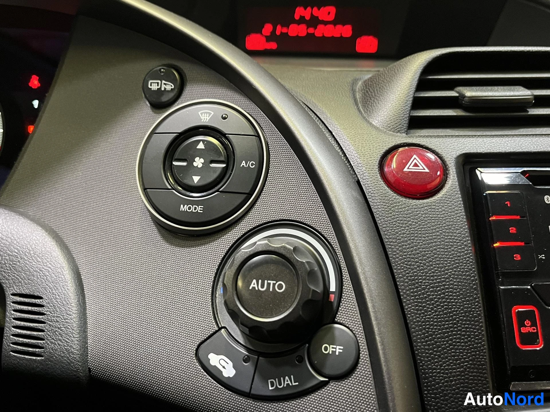 Red Honda Civic 2009, detail, photo 20