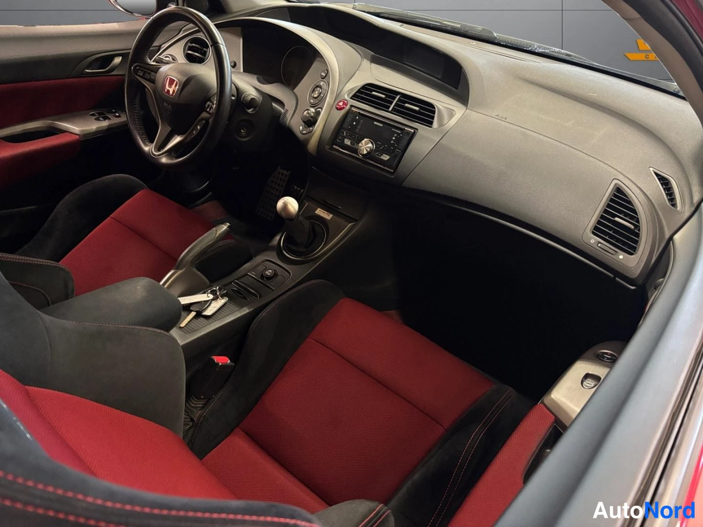 Red Honda Civic 2009, cockpit, photo 9