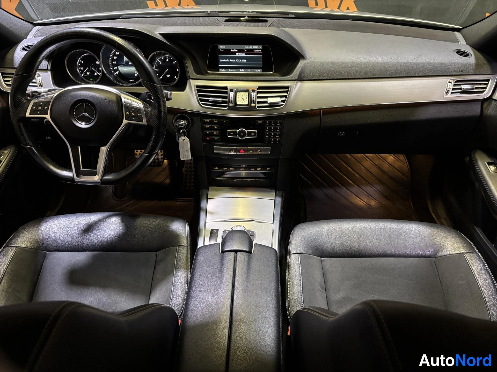 Silver Mercedes-Benz E 2014, cockpit, photo 8