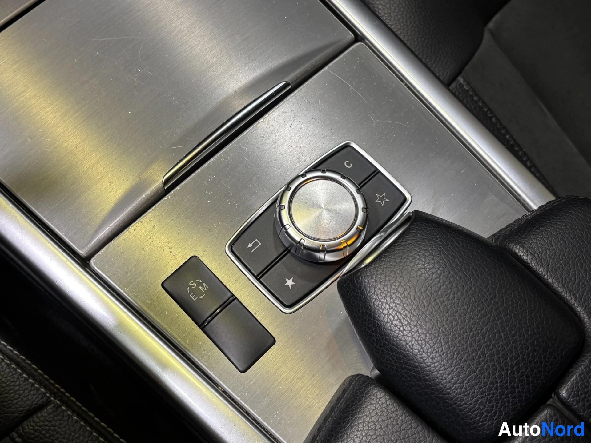 Silver Mercedes-Benz E 2014, detail, photo 19