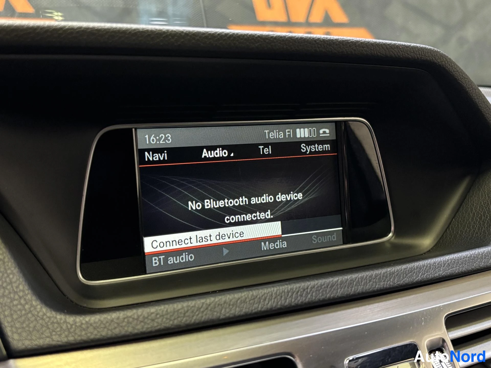 Silver Mercedes-Benz E 2014, detail, photo 16
