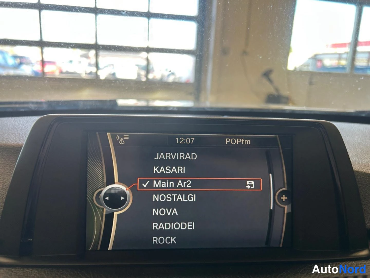 Silver BMW 320i xDrive 2013, detail, photo 13