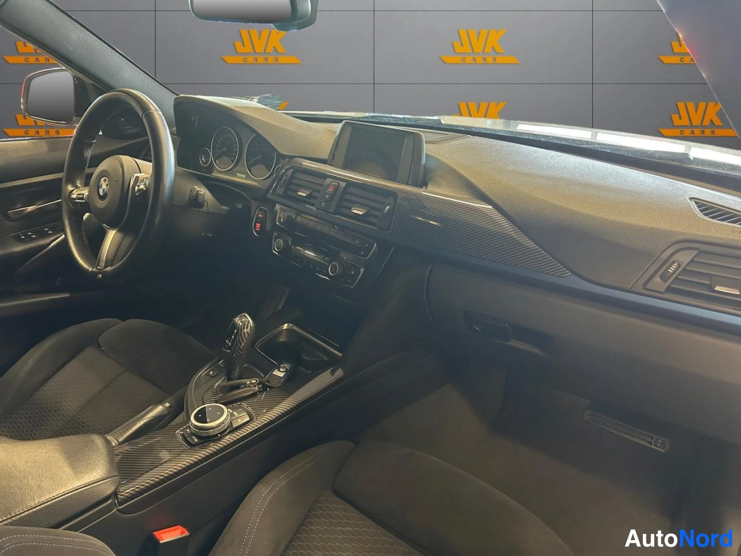 Silver BMW 320i xDrive 2013, cockpit, photo 9