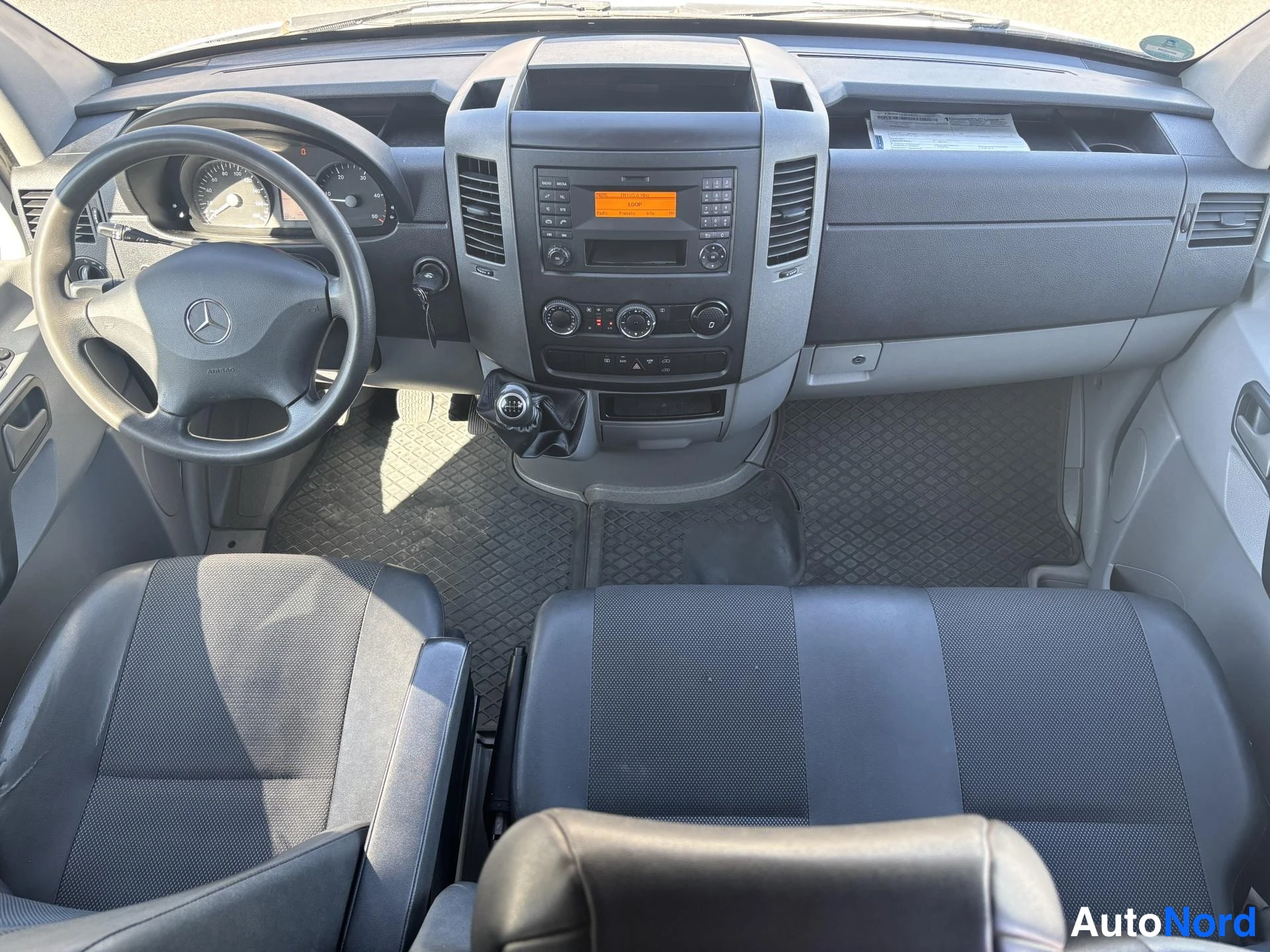 White Mercedes-Benz Sprinter 2014, cockpit, photo 7