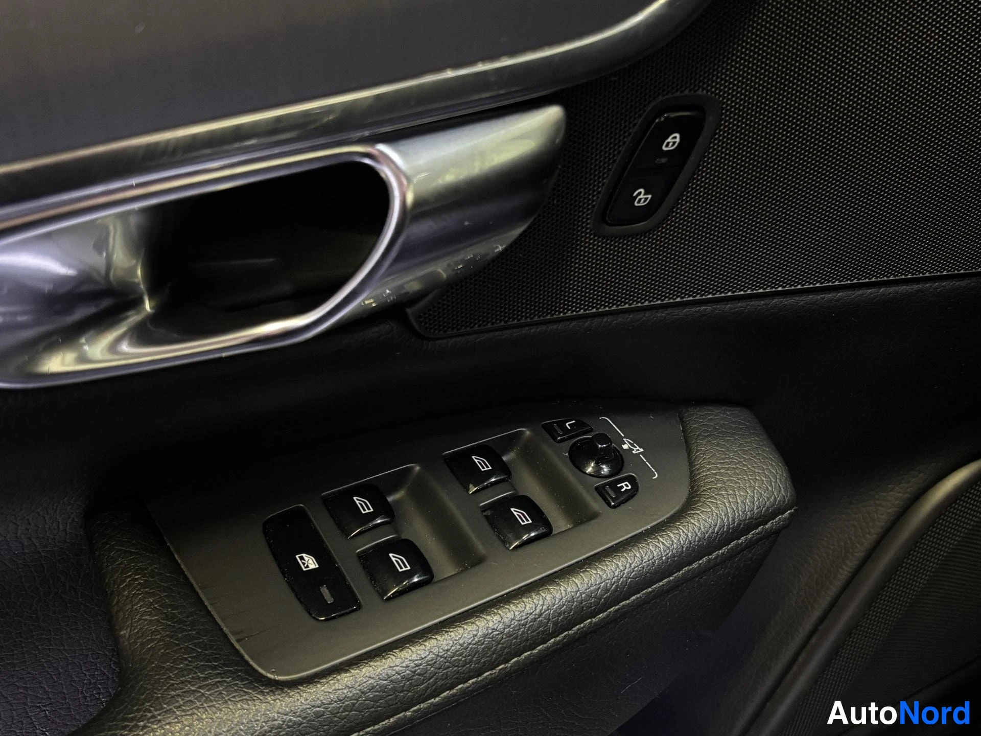 Grey Volvo V90 2018, detail, photo 15