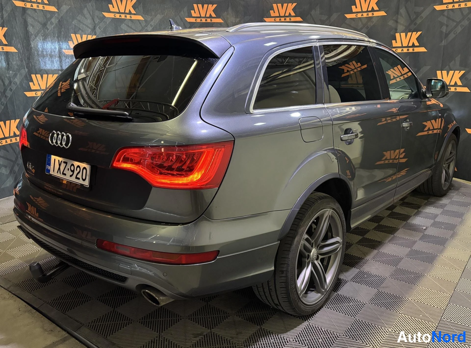 Grey Audi Q7 2010, rear three-quarter, photo 3