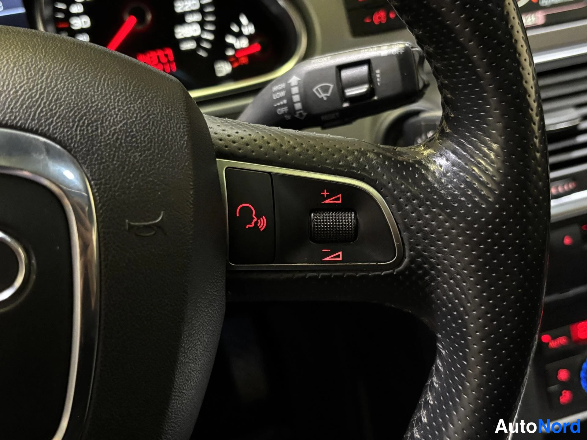 Grey Audi Q7 2010, detail, photo 12