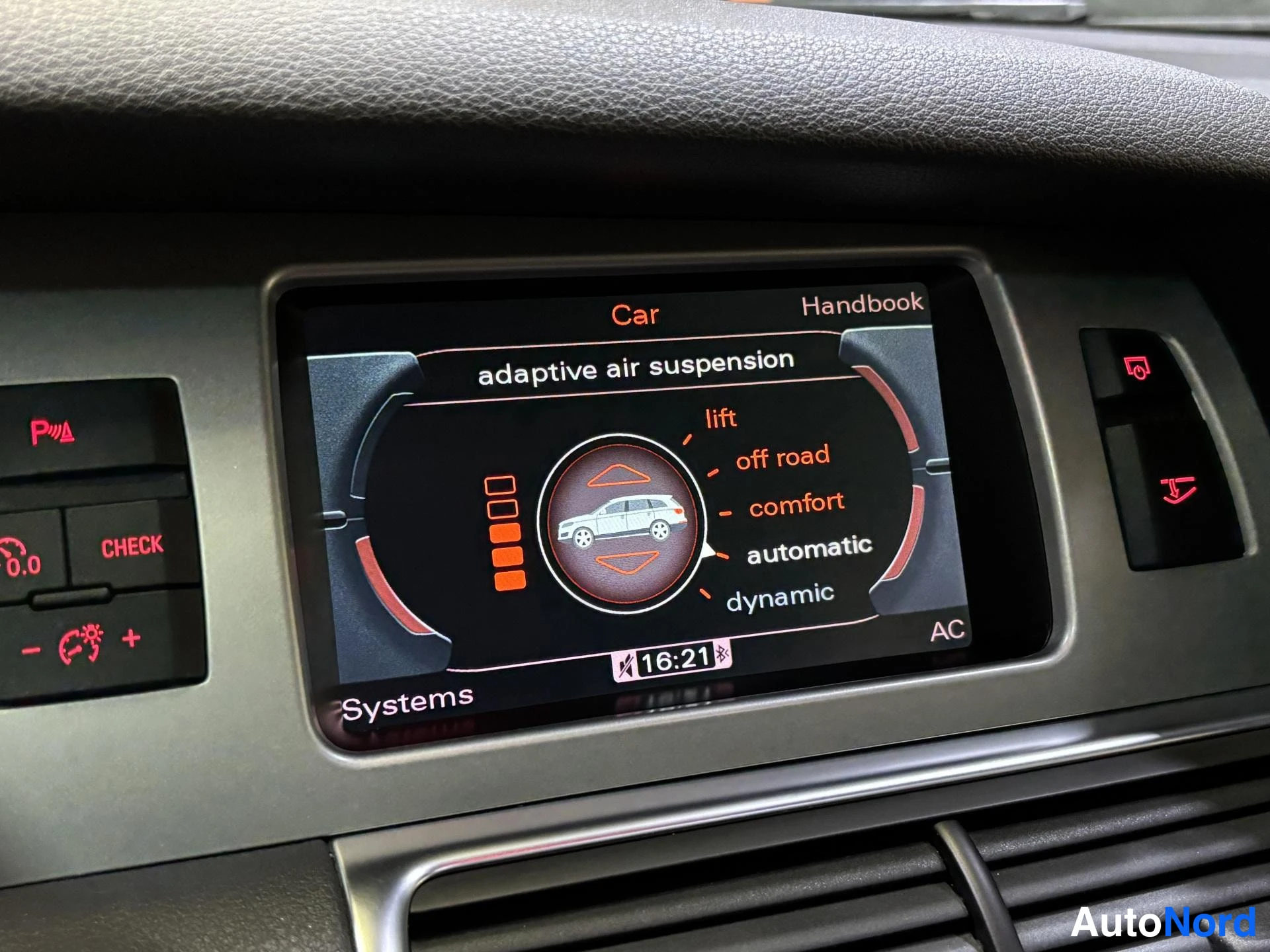 Grey Audi Q7 2010, detail, photo 17