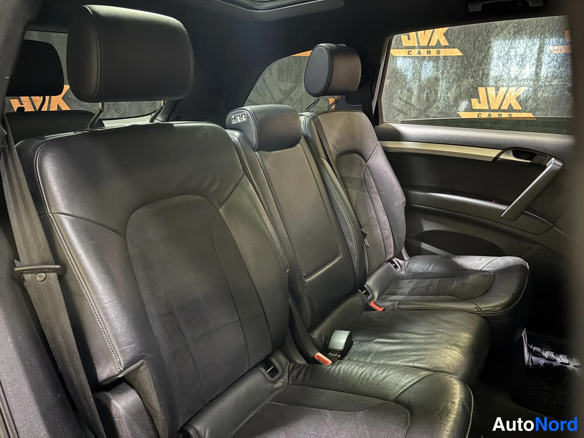 Grey Audi Q7 2010, rear seats, photo 10